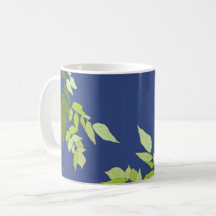Mug Feuilles lumineux sur le bleu
