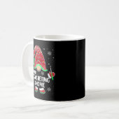 Mug Feux de Noël Gnome Crochet Yarn Matchin (Devant gauche)