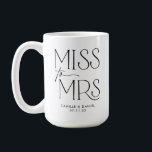 Mug Fiançailles de typographie moderne<br><div class="desc">Célébrez votre amour avec cette tasse de café fiançailles photo de typographie moderne! Customisez avec votre photo préférée pour un doux souvenir ou un cadeau pour la mariée d'être. Objets correspondants dans notre magasin Cava Party Design.</div>