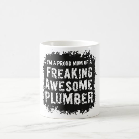 Mug Fier maman d'un plombier génial (Centre)