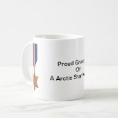 Mug Fier petit-fils d'une boue vétéran de l'Arctique (Devant gauche)