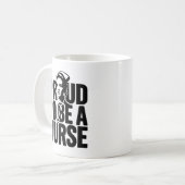Mug "Fière d'être une infirmière stéthoscope design" (Devant gauche)
