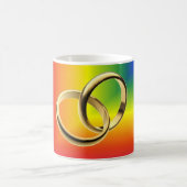 Mug Fierté d'arc-en-ciel avec des alliances d'or (Centre)