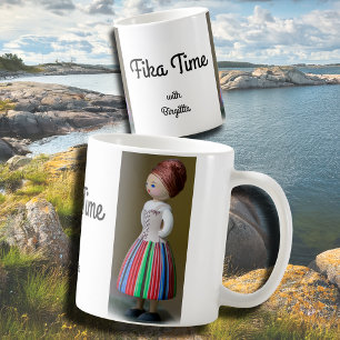 Mug Fika, poupée d'art populaire suédoise
