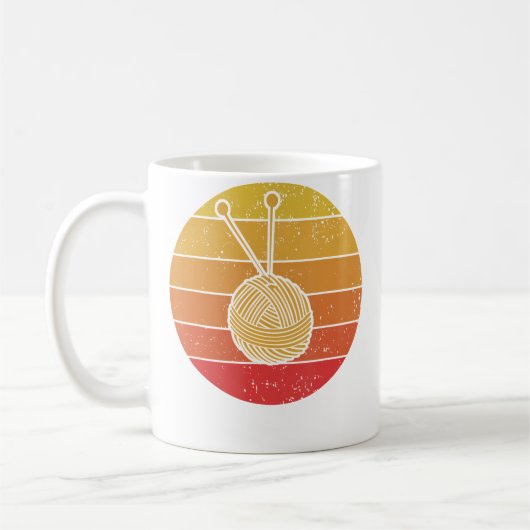 Mug Fil de coucher de soleil rétro Drôle de tricoteuse (Gauche)