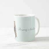 Mug Fille aux fleurs blanches à la menthe dans les che (Devant droit)