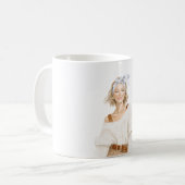 Mug Fille blonde pull blanc (Devant gauche)