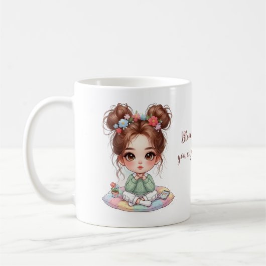 Mug Fille Chibi Adorable Assise sur un Coussin avec ci (Gauche)