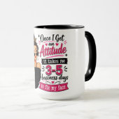 Mug Fille mignonne et impertinente au café (Devant droit)