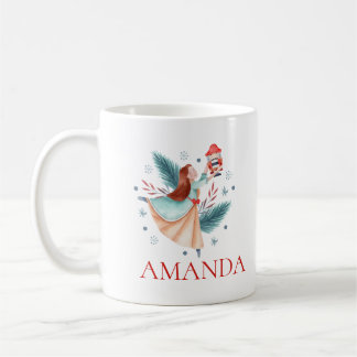 Mug Fille tenant un vêtement de noisette monogramme pe
