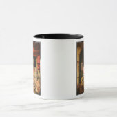 Mug Fille tenant une poupée dans un intérieur (Centre)