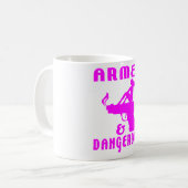 MUG FILLES ET ARMES À FEU (Devant gauche)