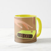 Mug Filles main poussant sur le bouton snooze du révei (Devant droit)