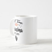 Mug First Time Grandma 2025 Mothers Day Promoted To Gr (Devant gauche)