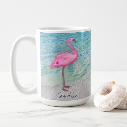 Mug Flamant rose rose personnalisé Plage de sable trop (Avec donut)