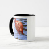 Mug Flamant rose sur une jambe dans l'eau (Devant gauche)