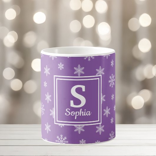 Mug Flammes de neige blanches de Noël monogramme viole