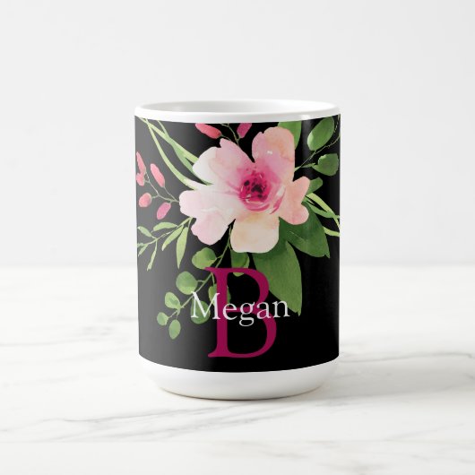 Mug Fleur aquarelle, nom et monogramme sur fond noir (Centre)
