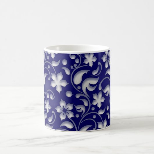 Mug Fleur blanche avec arrière - plan bleu (Centre)