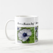 Mug Fleur d'aquarelle blanche et marine (Gauche)