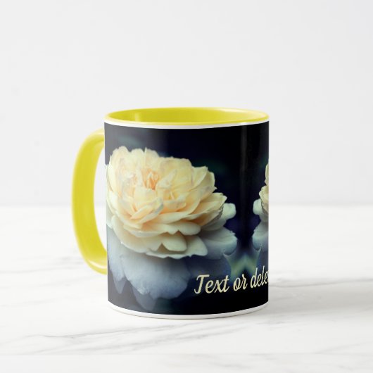 Mug Fleur de rose jaune doux personnalisée (Devant gauche)