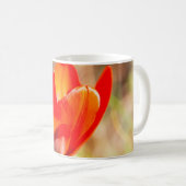 Mug Fleur de tulipe rouge (Devant droit)