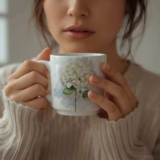 Mug Fleur d'hortensia blanc à l'aquarelle délicate