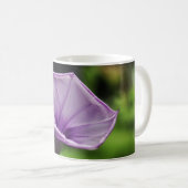 Mug Fleur violette sur Arrière - plan vert (Devant droit)
