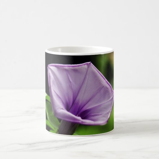 Mug Fleur violette sur Arrière - plan vert (Centre)
