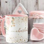 Mug fleurons d'or rose eucalyptus or nom parties scint<br><div class="desc">Un arrière - plan blanc chic. Décoré de fleurs roses dorées et roses rousses, de fleurs (roses) et de feuilles d'eucalyptus vert à l'eau, de sprigs, de verdure et de faux sprigs d'or. poussière de parties scintillant dorée. Personnalisez et ajoutez un nom. Le nom est écrit avec un script de...</div>