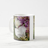 Mug Fleurs blanches délicieuses aux tons dorés (Devant gauche)
