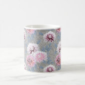 Mug Fleurs blanches et roses sur fond gris. (Centre)