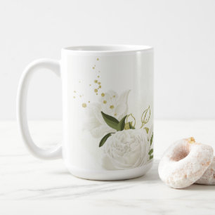 Mug fleurs blanches romantiques avec de jolies feuille