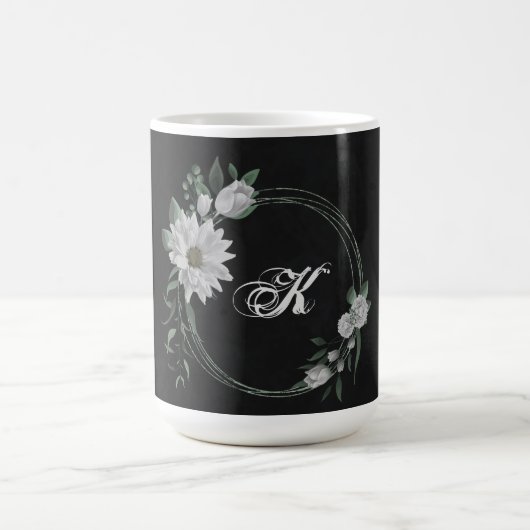 Mug fleurs blanches romantiques verdure noir (Centre)