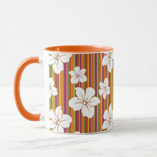 Mug Fleurs blanches sur un arrière - plan rayé