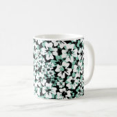 Mug Fleurs blanches, turquoise sur le noir. (Devant droit)