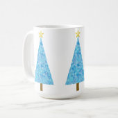 Mug Fleurs bleues sur un sapin de Noël moderne (Devant gauche)