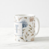 Mug Fleurs Brunes Bleues Crème Monogramme Initial Nom (Devant droit)