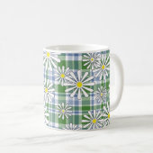 Mug Fleurs de camomille blanche sur un damier vert ble (Devant droit)
