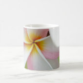 Mug Fleurs de Hawaïen de fleur d'Hawaï de Frangipani (Centre)