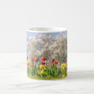 Mug Fleurs de printemps colorées avec tulipes et jonqu