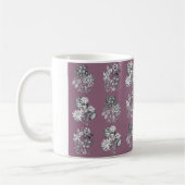 Mug Fleurs monochromes sur arrière - plan mauve (Gauche)