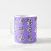 Mug Fleurs monochromes sur fond lilas (Devant gauche)