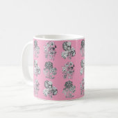 Mug Fleurs monochromes sur fond rose (Devant gauche)
