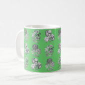 Mug Fleurs monochromes sur fond vert (Devant gauche)