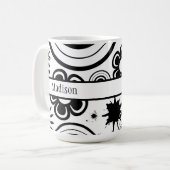 Mug Fleurs noires et blanches, Anneaux, Motif de cils (Devant gauche)