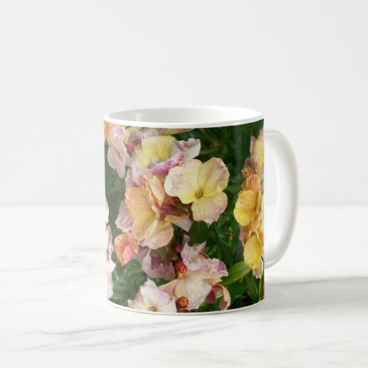 Mug Fleurs peintes rose crémeuse (Devant droit)