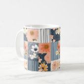 Mug Fleurs Rétro en Patchwork Rose et Bleu (Devant gauche)