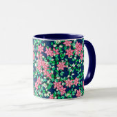 Mug Fleurs roses, arrière - plan bleu foncé (Devant droit)