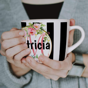 Mug Fleurs roses monogrammes rayures noires et blanche
